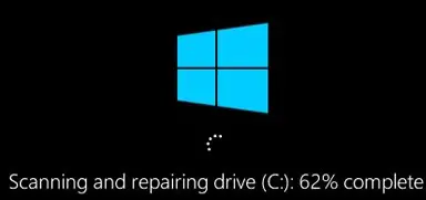 Windows 10 escaneando y reparando la unidad durante el arranque